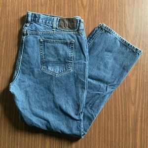 42W / 32L Tommy Hilfiger Medium Wash Jeans